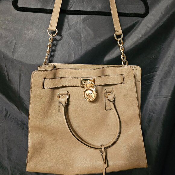 Michael Kors leather bag with gold toned chain and padlock. - Picture 1 of 11